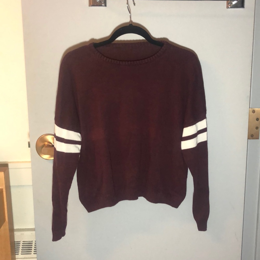 Adorable maroon sweater with arm detail